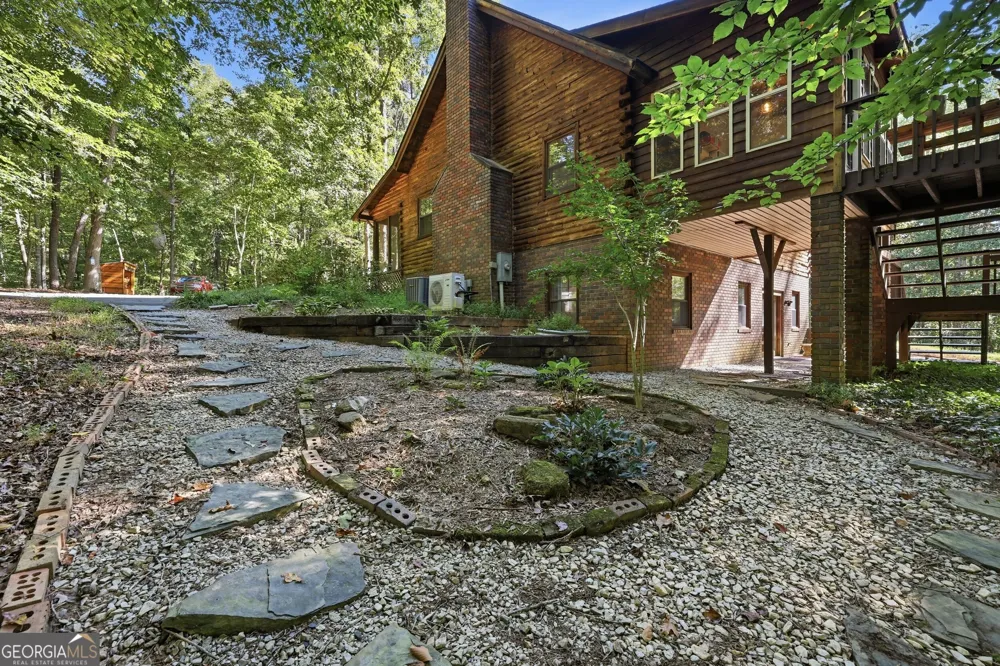 282 Jarrett Manor Estates RD Toccoa, GA 30577