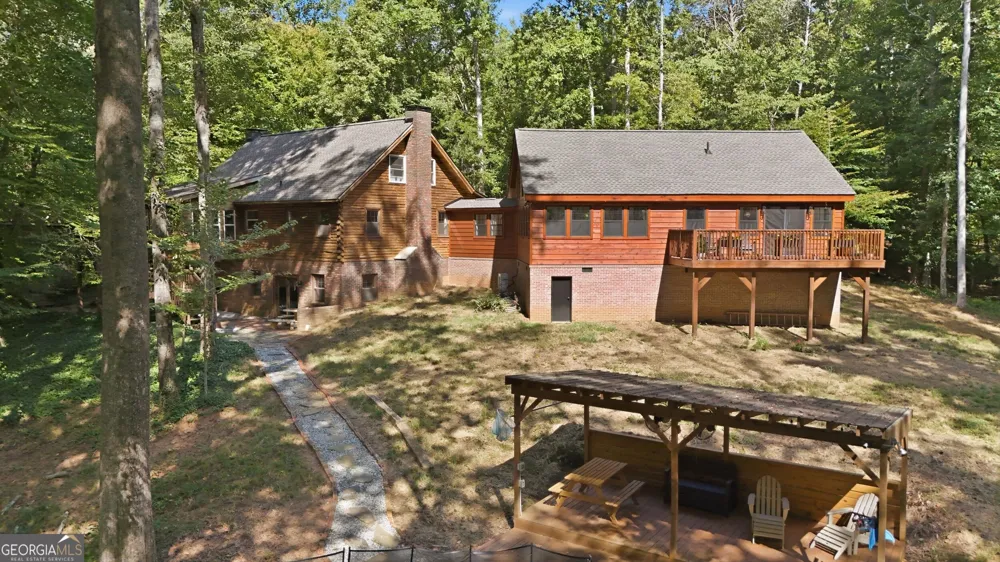 282 Jarrett Manor Estates RD Toccoa, GA 30577