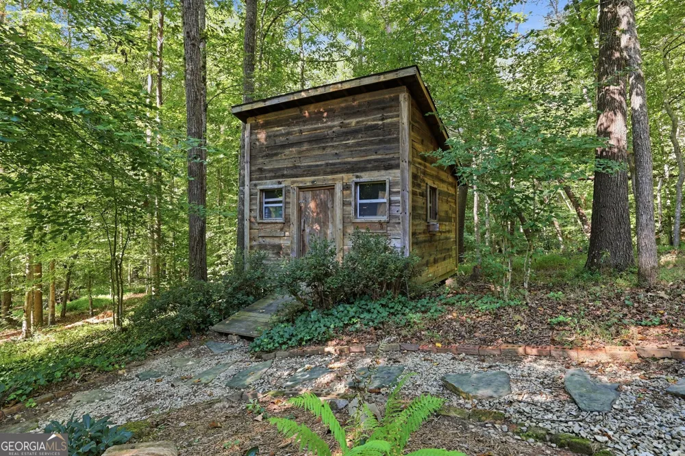 282 Jarrett Manor Estates RD Toccoa, GA 30577