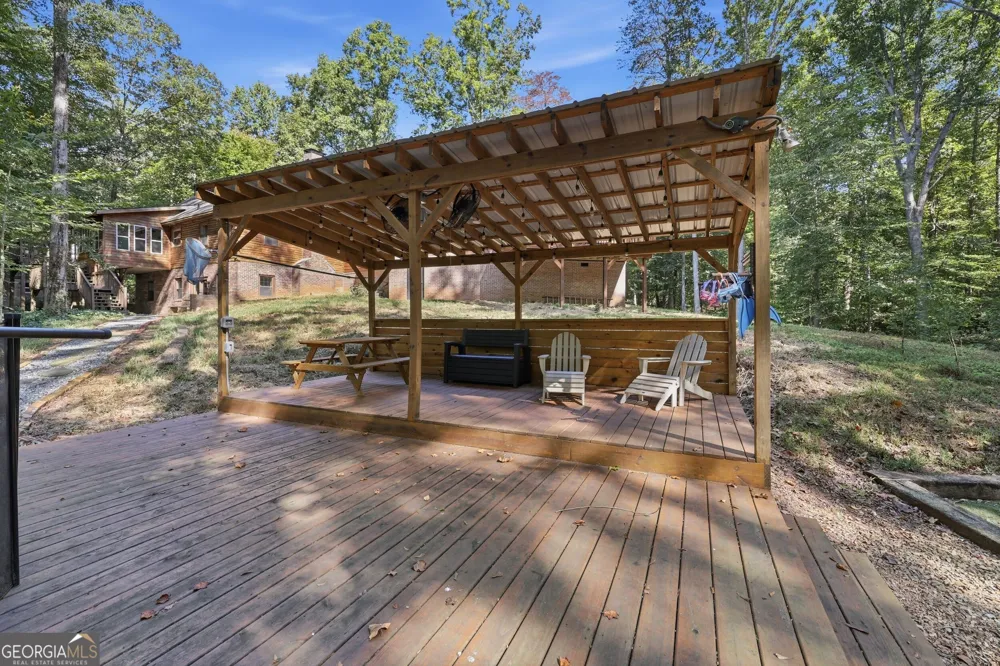 282 Jarrett Manor Estates RD Toccoa, GA 30577