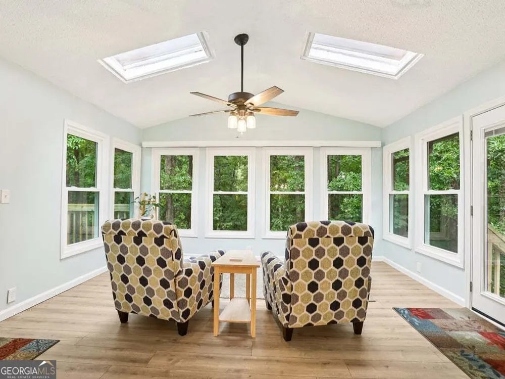 518 Picketts XING Acworth, GA 30101