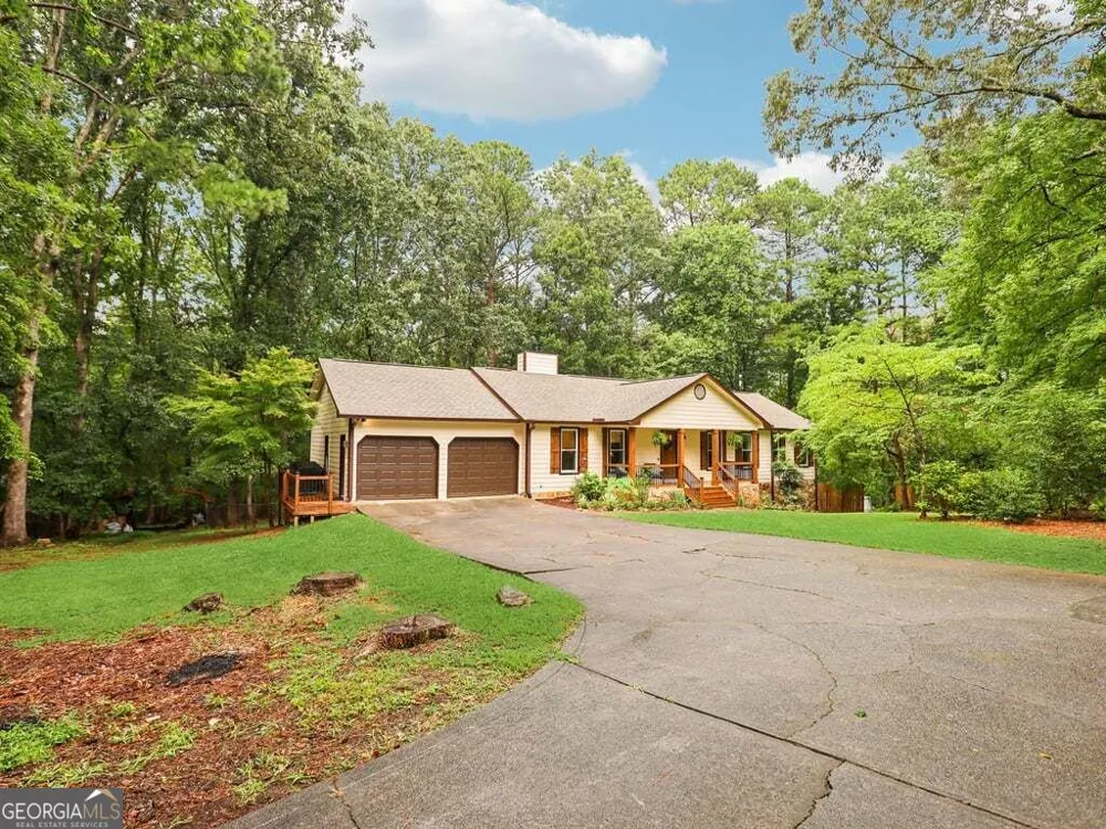 518 Picketts XING Acworth, GA 30101