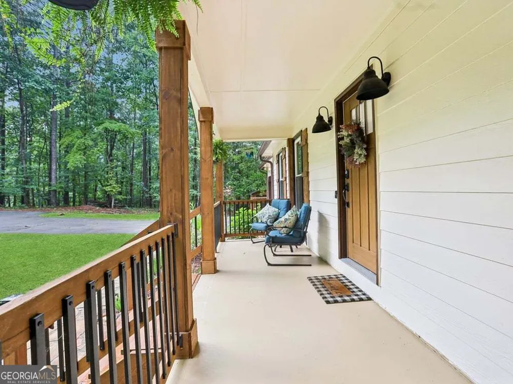 518 Picketts XING Acworth, GA 30101