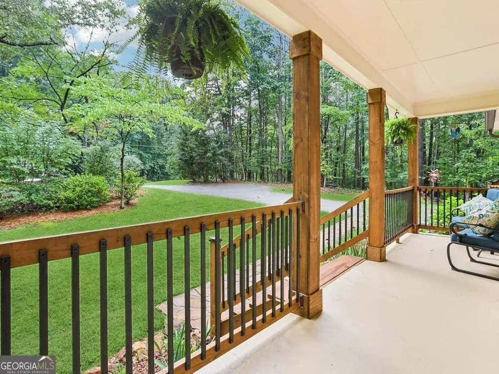 518 Picketts XING Acworth, GA 30101