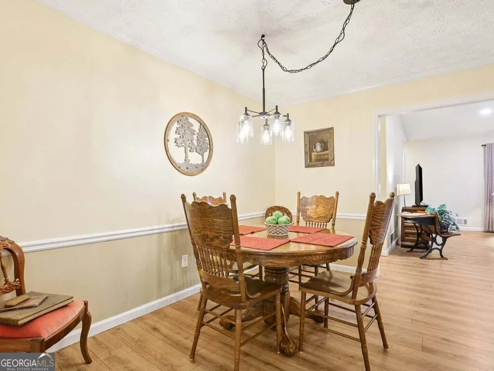 518 Picketts XING Acworth, GA 30101