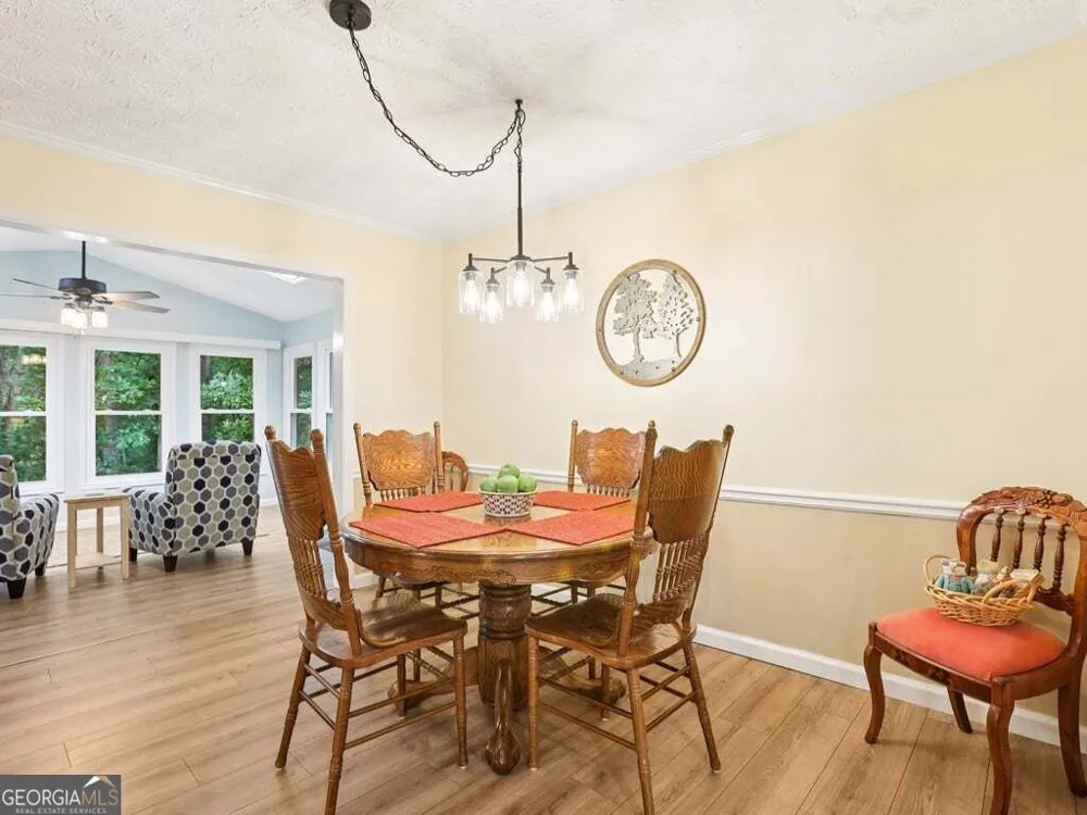 518 Picketts XING Acworth, GA 30101