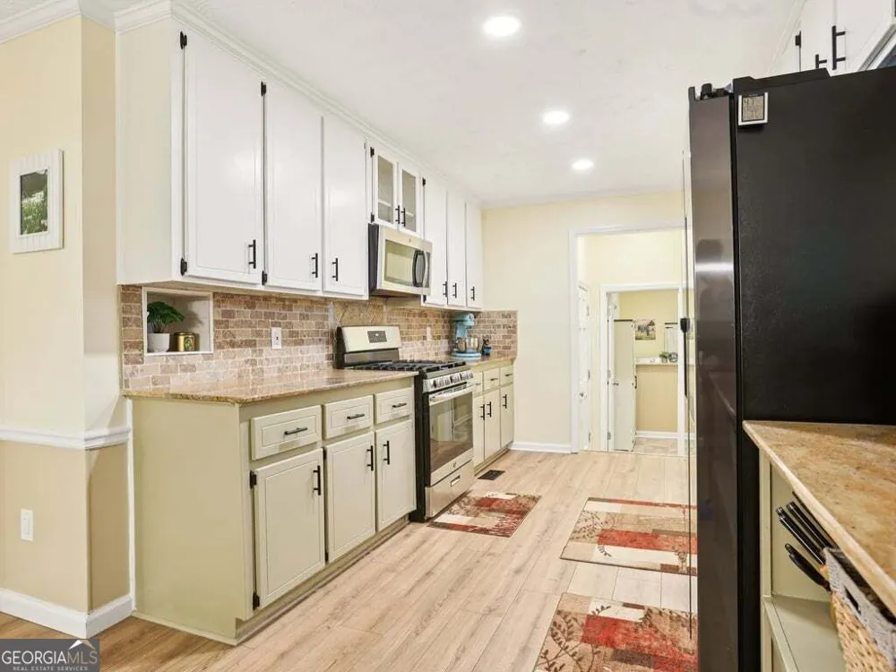 518 Picketts XING Acworth, GA 30101