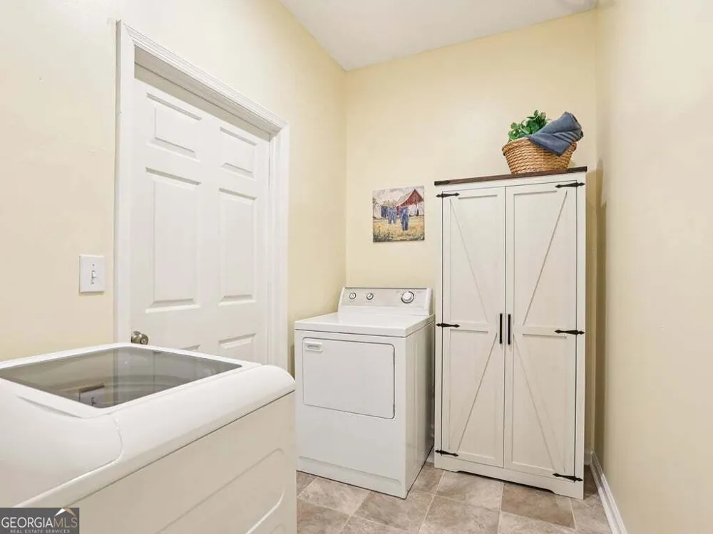 518 Picketts XING Acworth, GA 30101