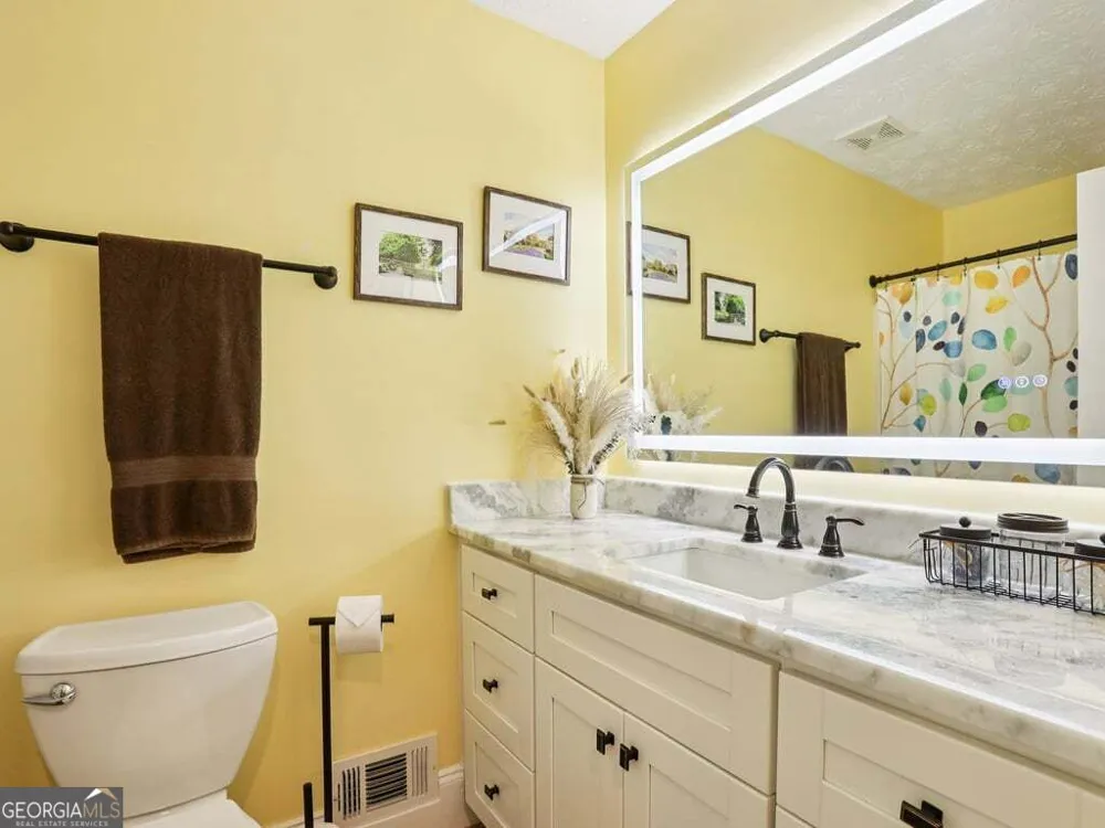518 Picketts XING Acworth, GA 30101