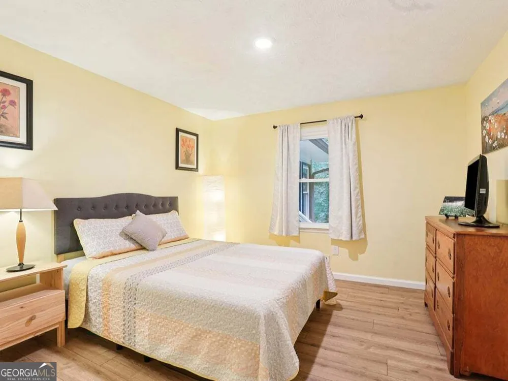 518 Picketts XING Acworth, GA 30101