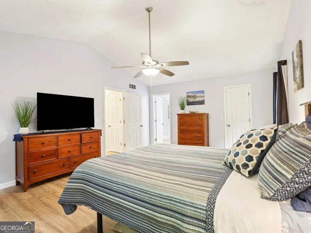 518 Picketts XING Acworth, GA 30101