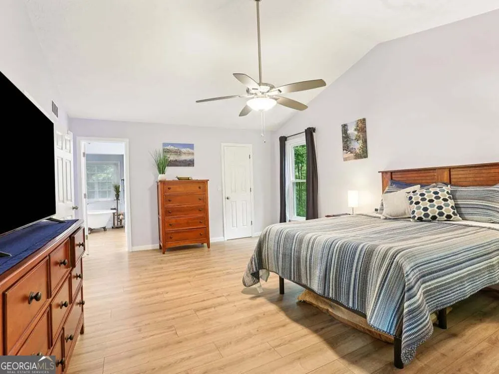 518 Picketts XING Acworth, GA 30101