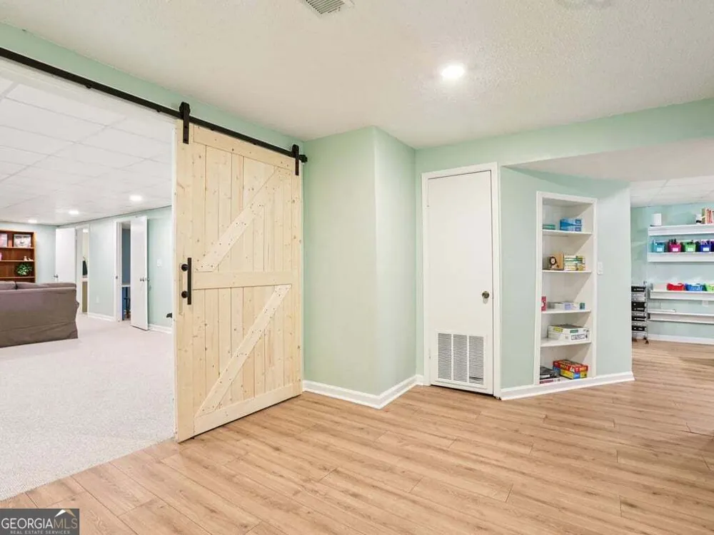 518 Picketts XING Acworth, GA 30101