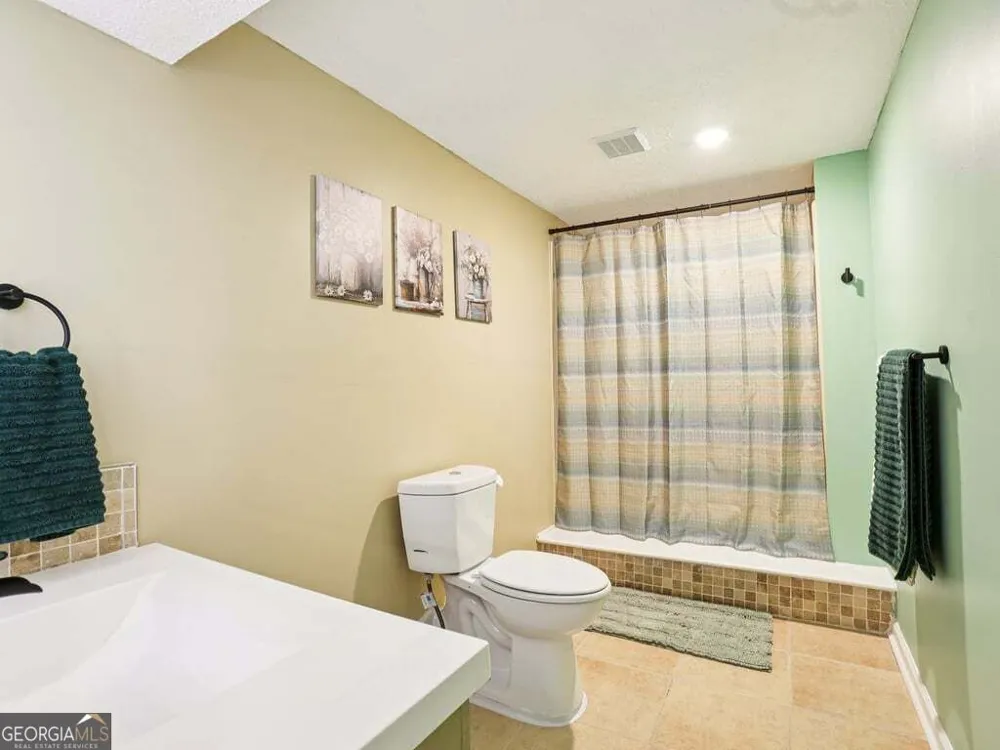 518 Picketts XING Acworth, GA 30101