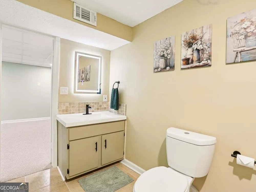 518 Picketts XING Acworth, GA 30101