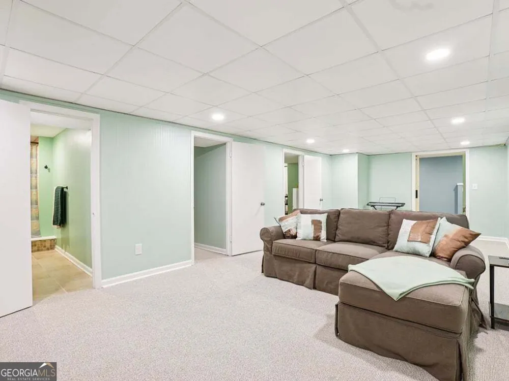 518 Picketts XING Acworth, GA 30101