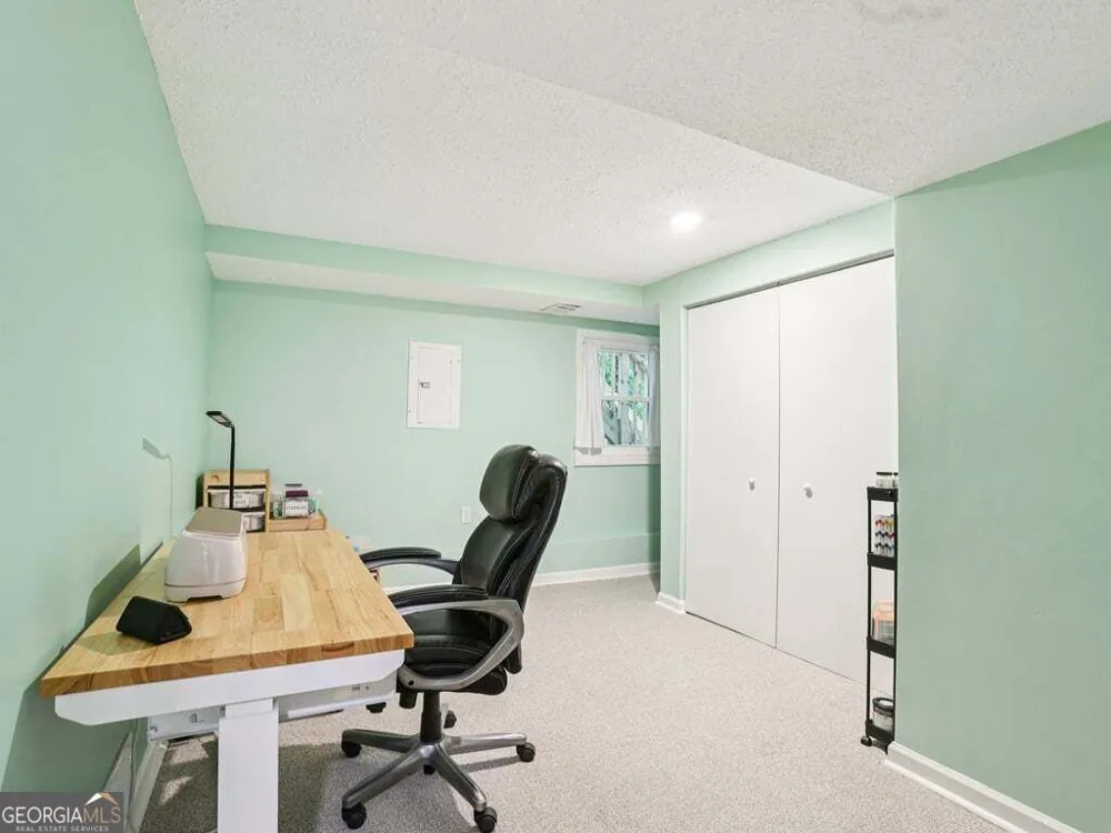 518 Picketts XING Acworth, GA 30101