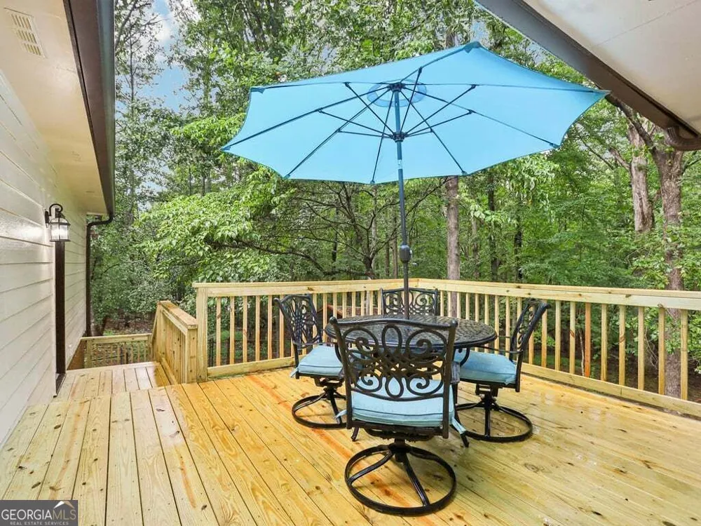 518 Picketts XING Acworth, GA 30101
