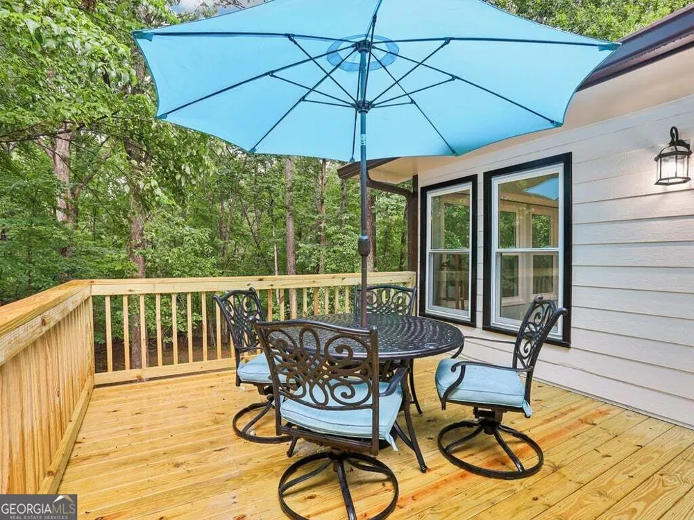 518 Picketts XING Acworth, GA 30101