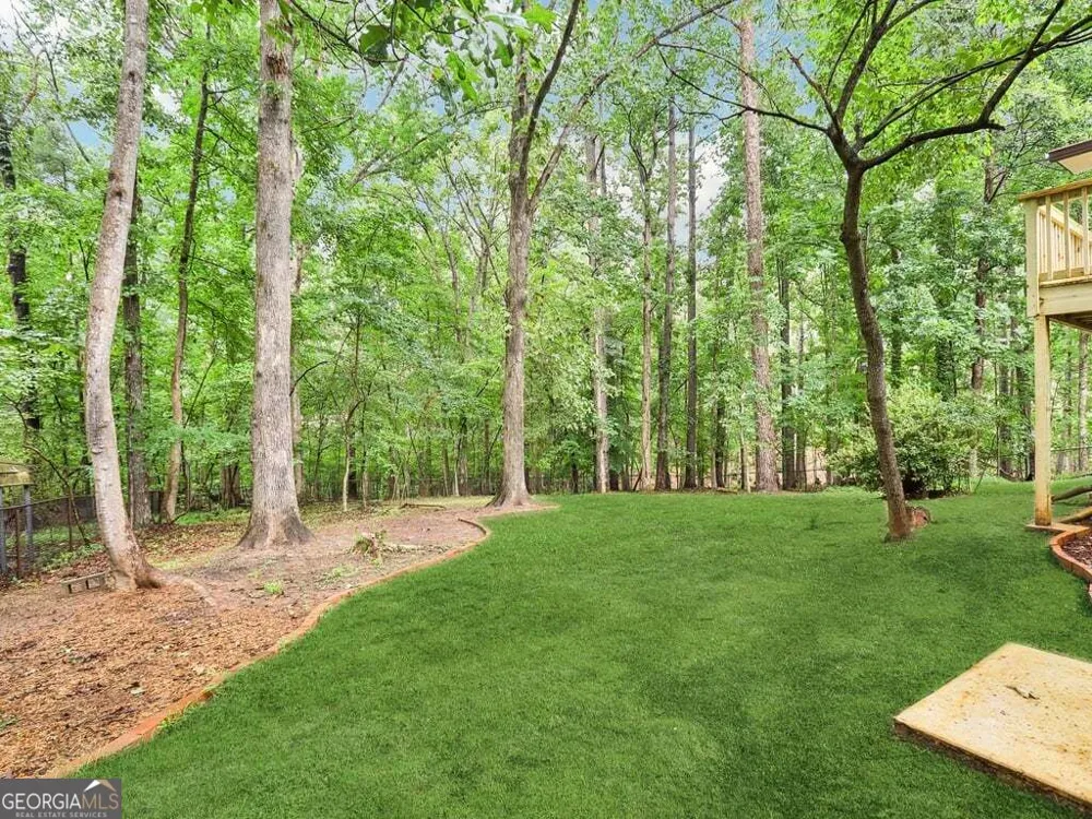 518 Picketts XING Acworth, GA 30101