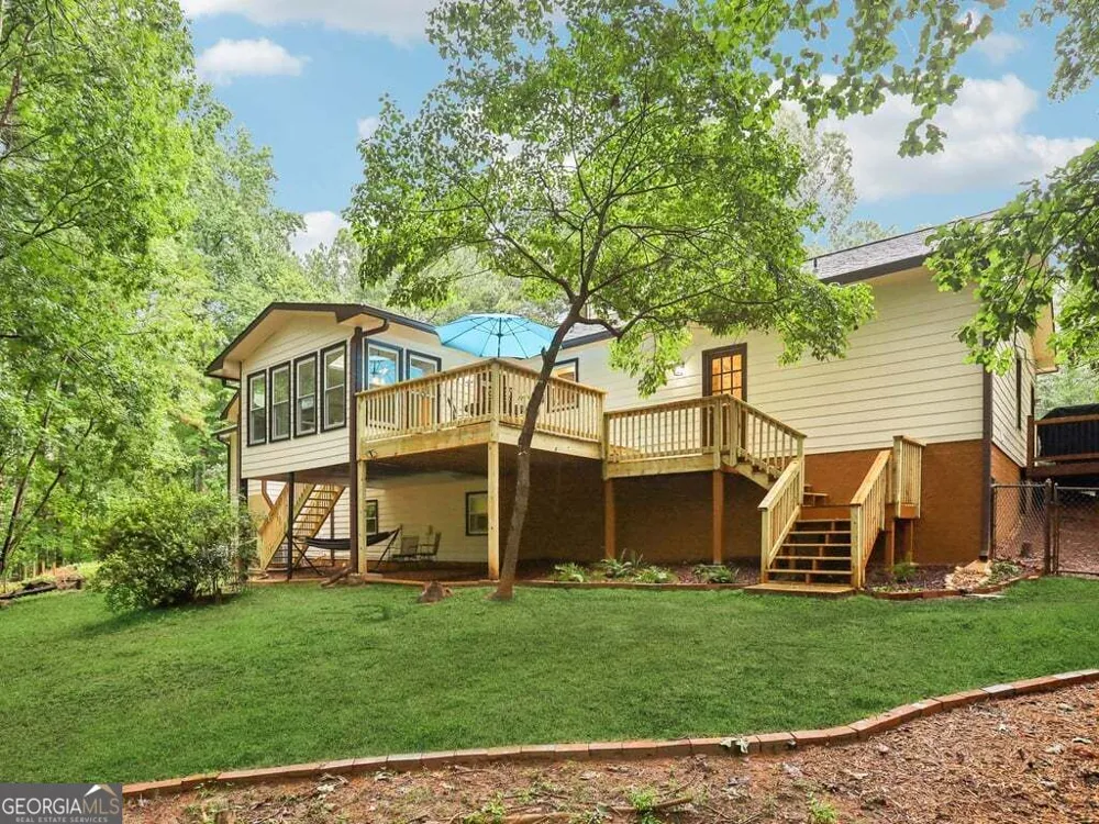 518 Picketts XING Acworth, GA 30101