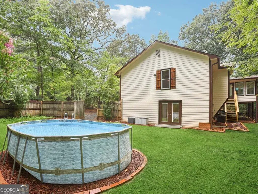 518 Picketts XING Acworth, GA 30101