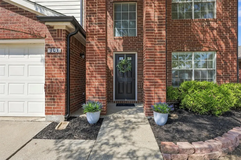 303 Charleston Drive Wylie, TX 75098
