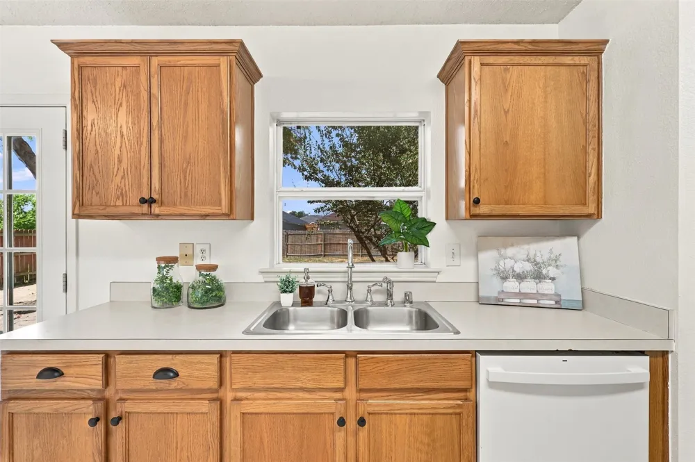 303 Charleston Drive Wylie, TX 75098