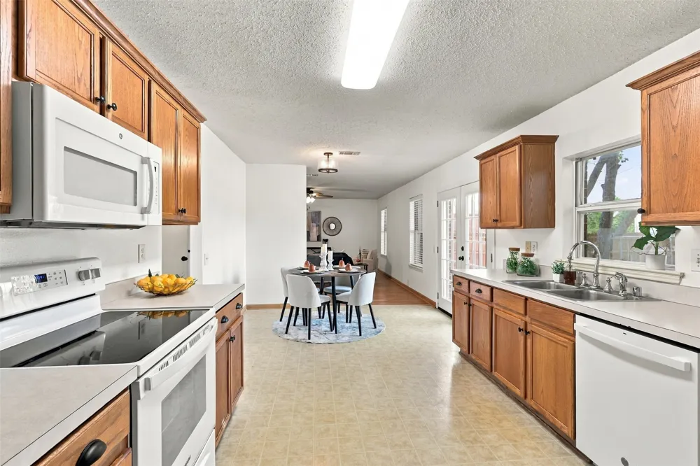 303 Charleston Drive Wylie, TX 75098