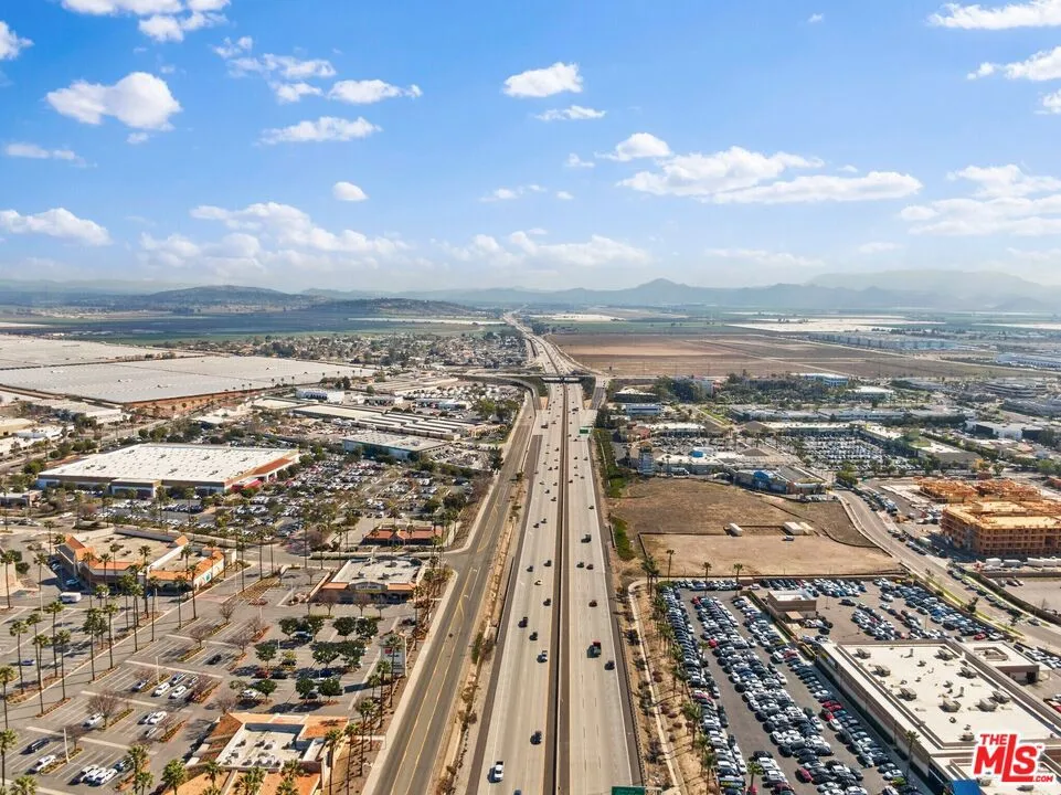 2801 Paseo Mercado Oxnard, CA 93036