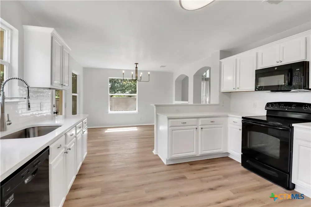2165 Alton Loop New Braunfels, TX 78130