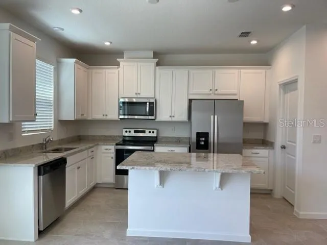 1136 LAKESHORE BREEZE PLACE Kissimmee, FL 34747