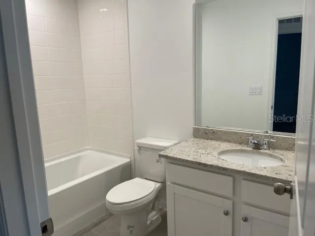 1136 LAKESHORE BREEZE PLACE Kissimmee, FL 34747
