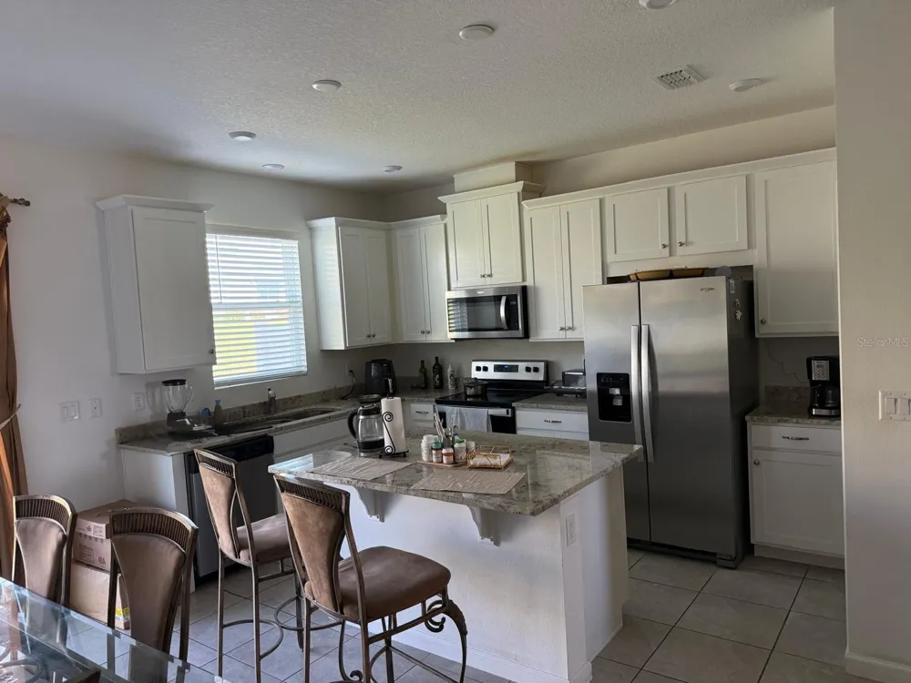 1136 LAKESHORE BREEZE PLACE Kissimmee, FL 34747