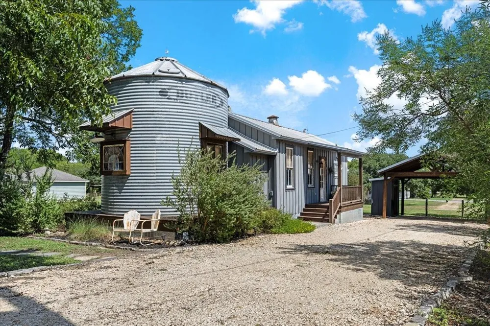 108 Scott Street Fayetteville, TX 78940