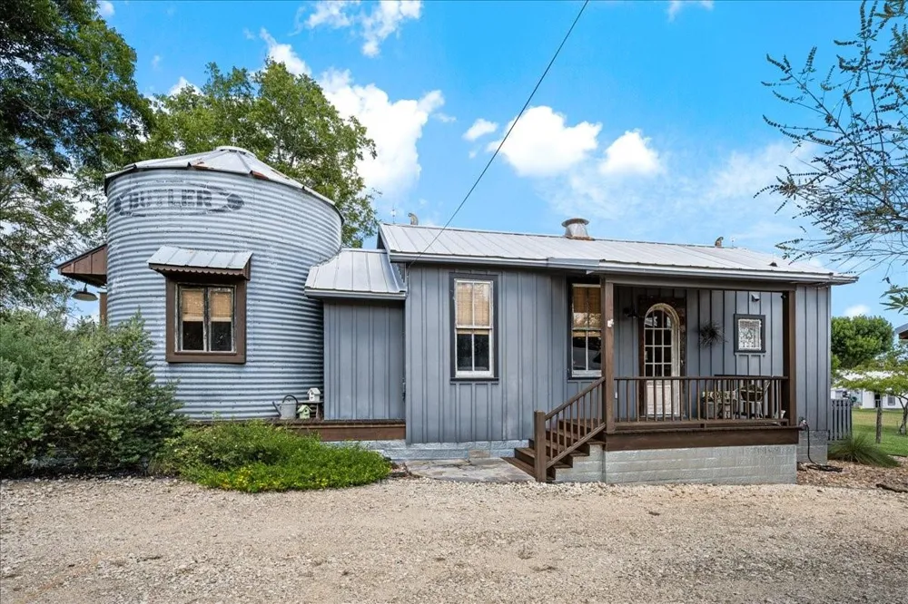 108 Scott Street Fayetteville, TX 78940