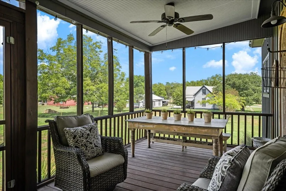 108 Scott Street Fayetteville, TX 78940