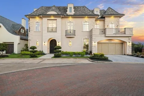 15302 Oyster Creek Lane