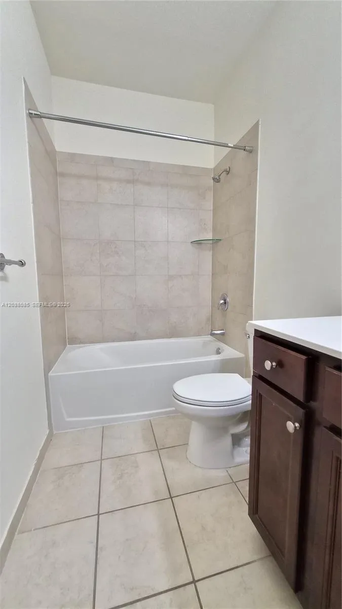 10570 W 33rd Ln Hialeah, FL 33018