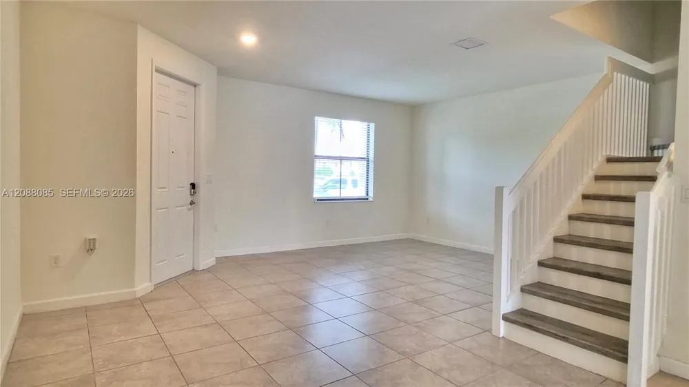 10570 W 33rd Ln Hialeah, FL 33018