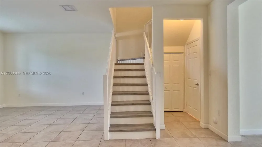 10570 W 33rd Ln Hialeah, FL 33018