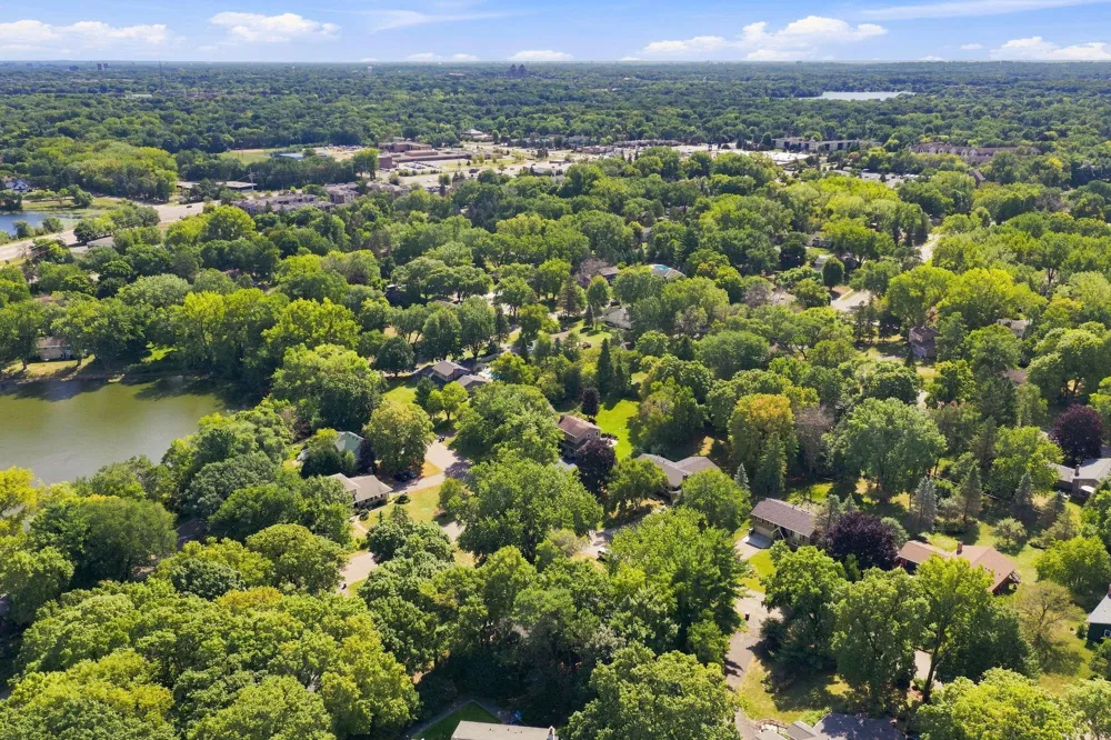 1847 Upper 55th Street E Inver Grove Heights, MN 55077