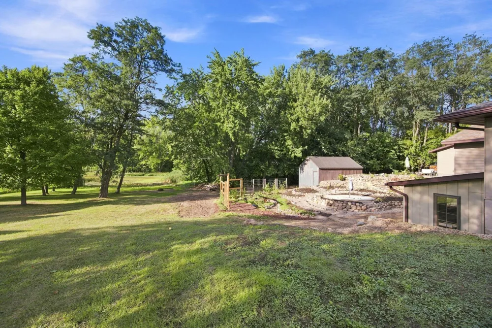 1847 Upper 55th Street E Inver Grove Heights, MN 55077