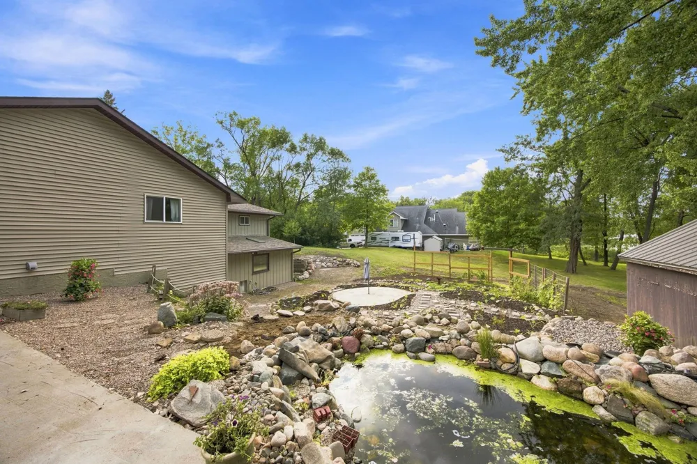 1847 Upper 55th Street E Inver Grove Heights, MN 55077