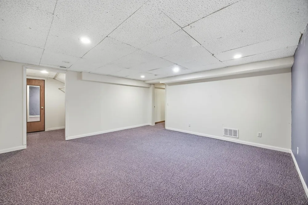 1847 Upper 55th Street E Inver Grove Heights, MN 55077