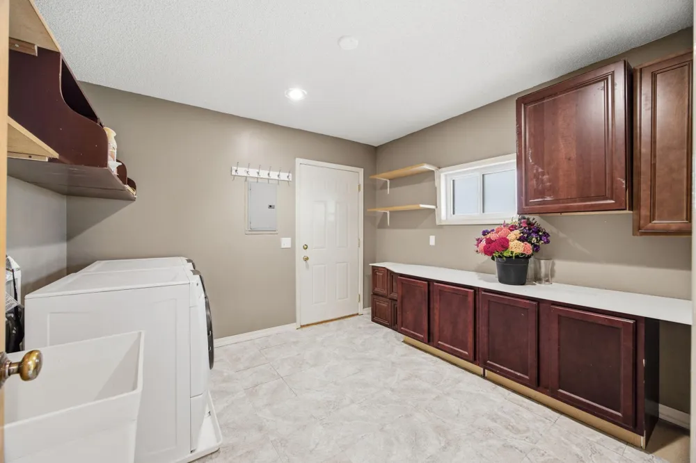1847 Upper 55th Street E Inver Grove Heights, MN 55077