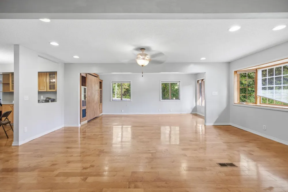 1847 Upper 55th Street E Inver Grove Heights, MN 55077