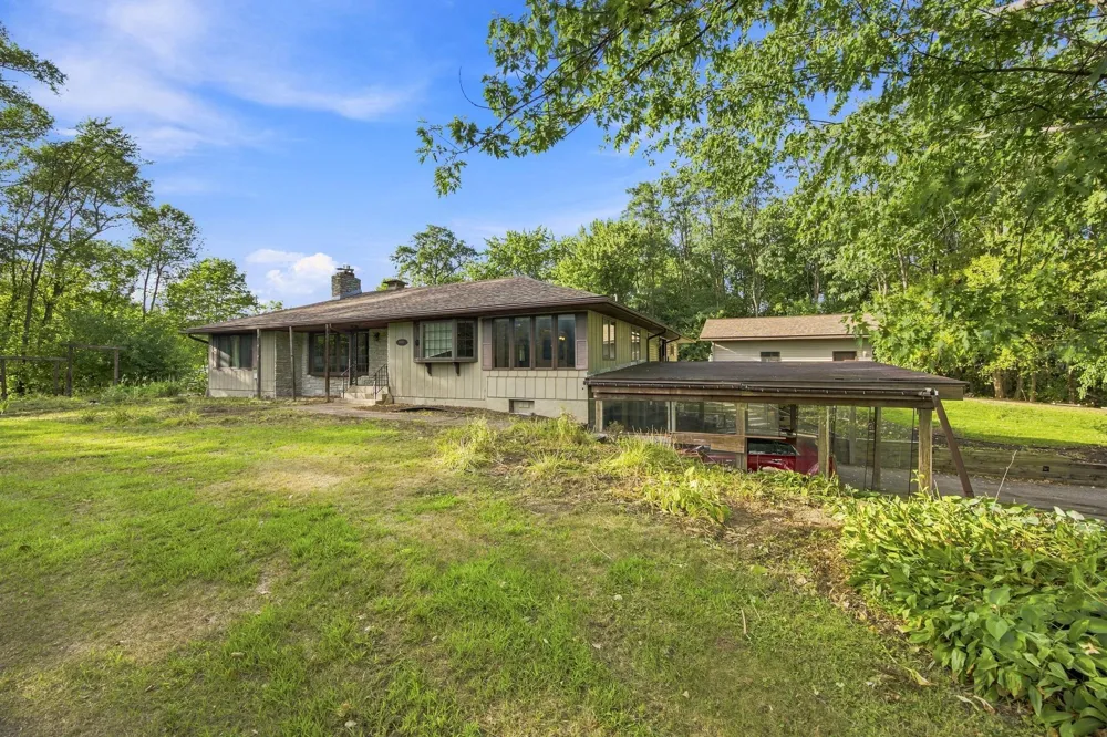1847 Upper 55th Street E Inver Grove Heights, MN 55077