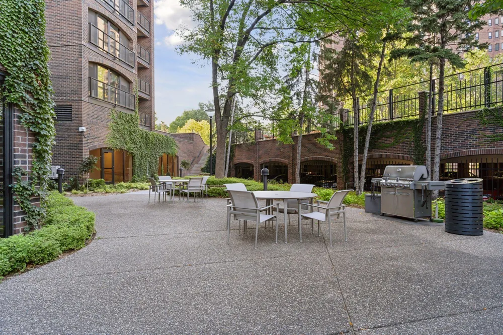 1201 Yale Place #407 Minneapolis, MN 55403