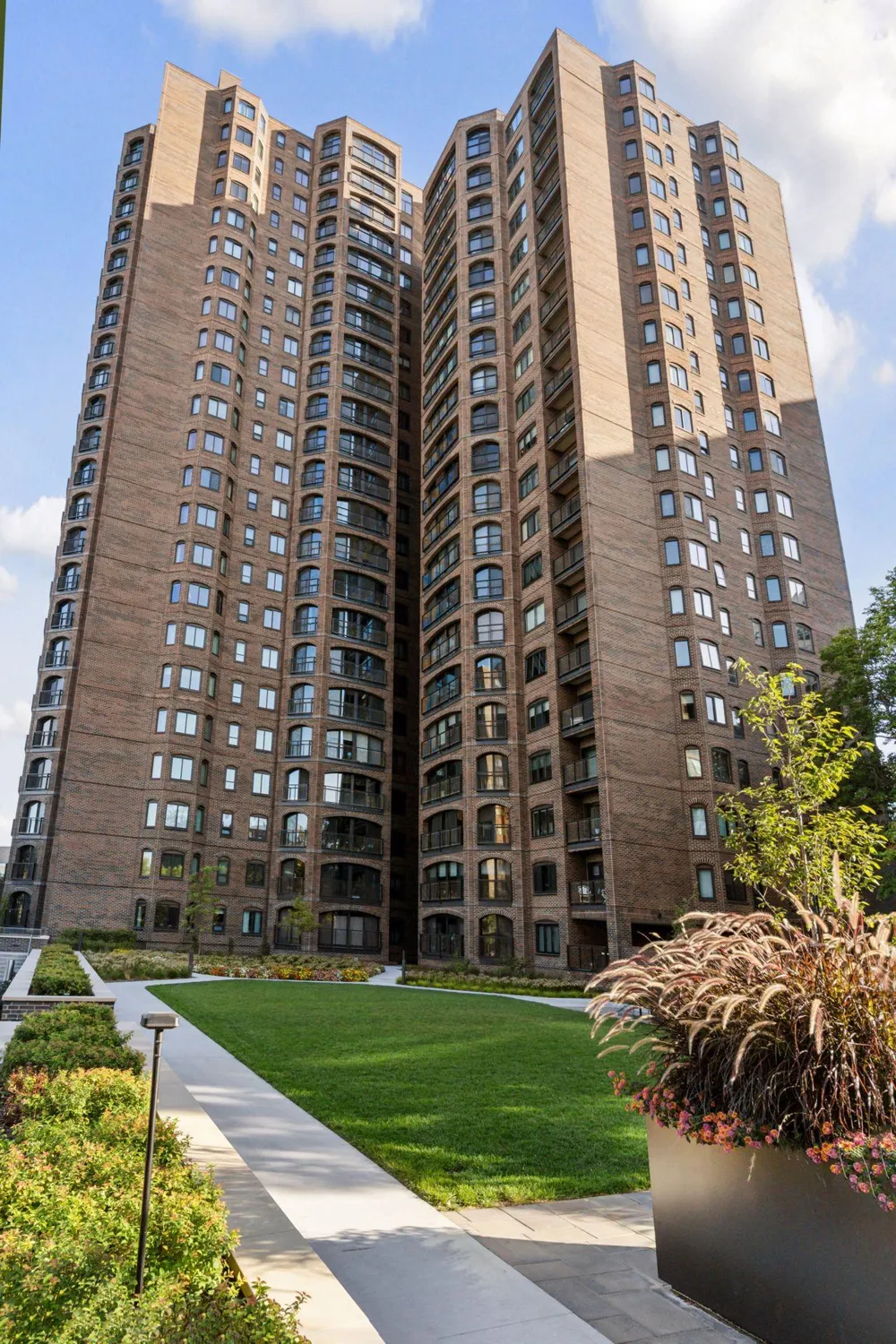 1201 Yale Place #407 Minneapolis, MN 55403